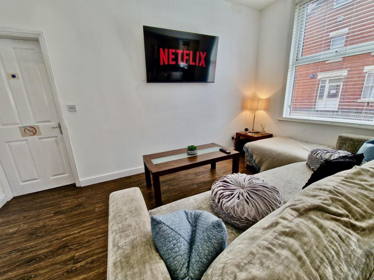 Incredible Private Rooms All With Private Bathrooms In A Fully Serviced House Next To City Centre With Free Parking Coventry Exterior foto